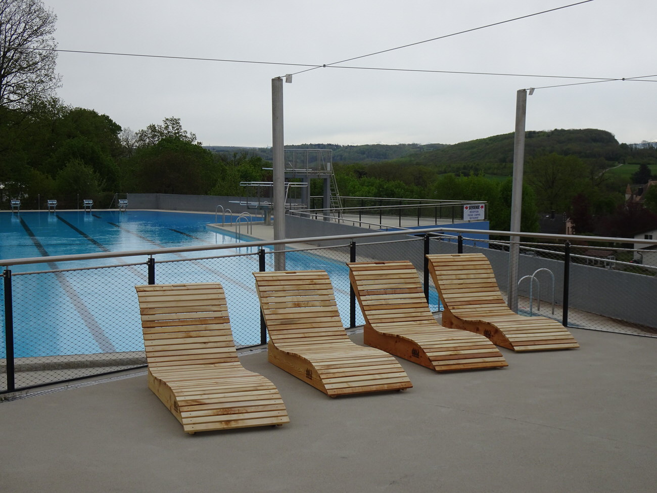 Chaises longues piscine Sarraz